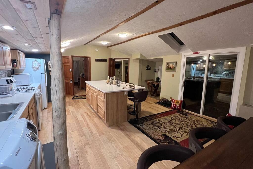 Thorpe On The Water. Creekside Nederland Cabin. Экстерьер фото
