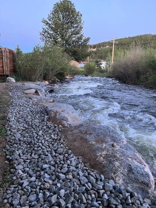 Thorpe On The Water. Creekside Nederland Cabin. Экстерьер фото
